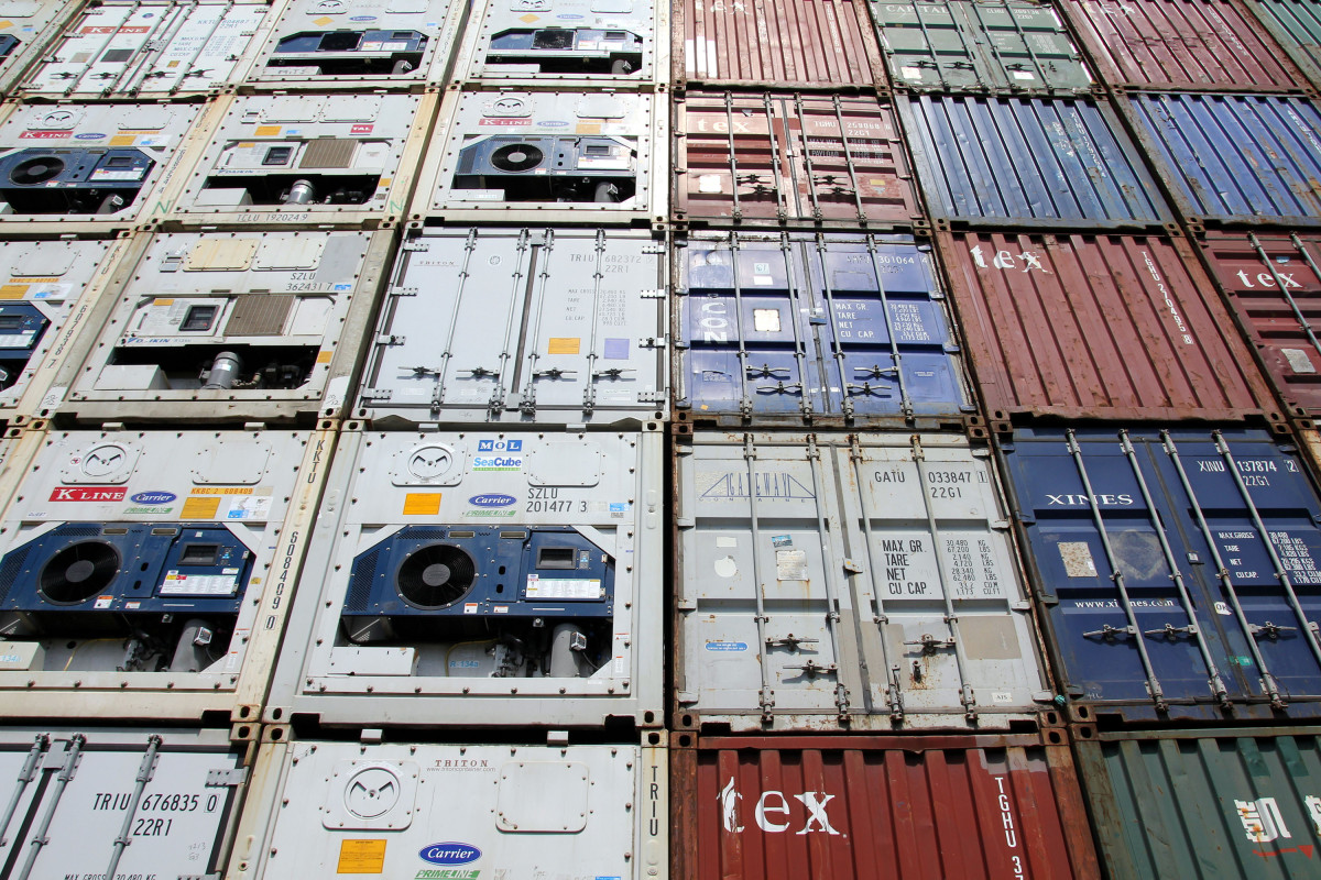 reefer containers in repair